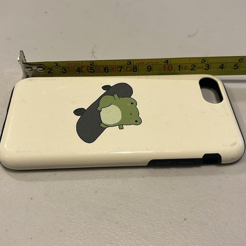 iPhone Case - for iphone SE (2020), 7 and 8. Cute frog and skateboard design. - Picture 8 of 9